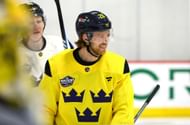 Elias Lindholm Contract & Salary